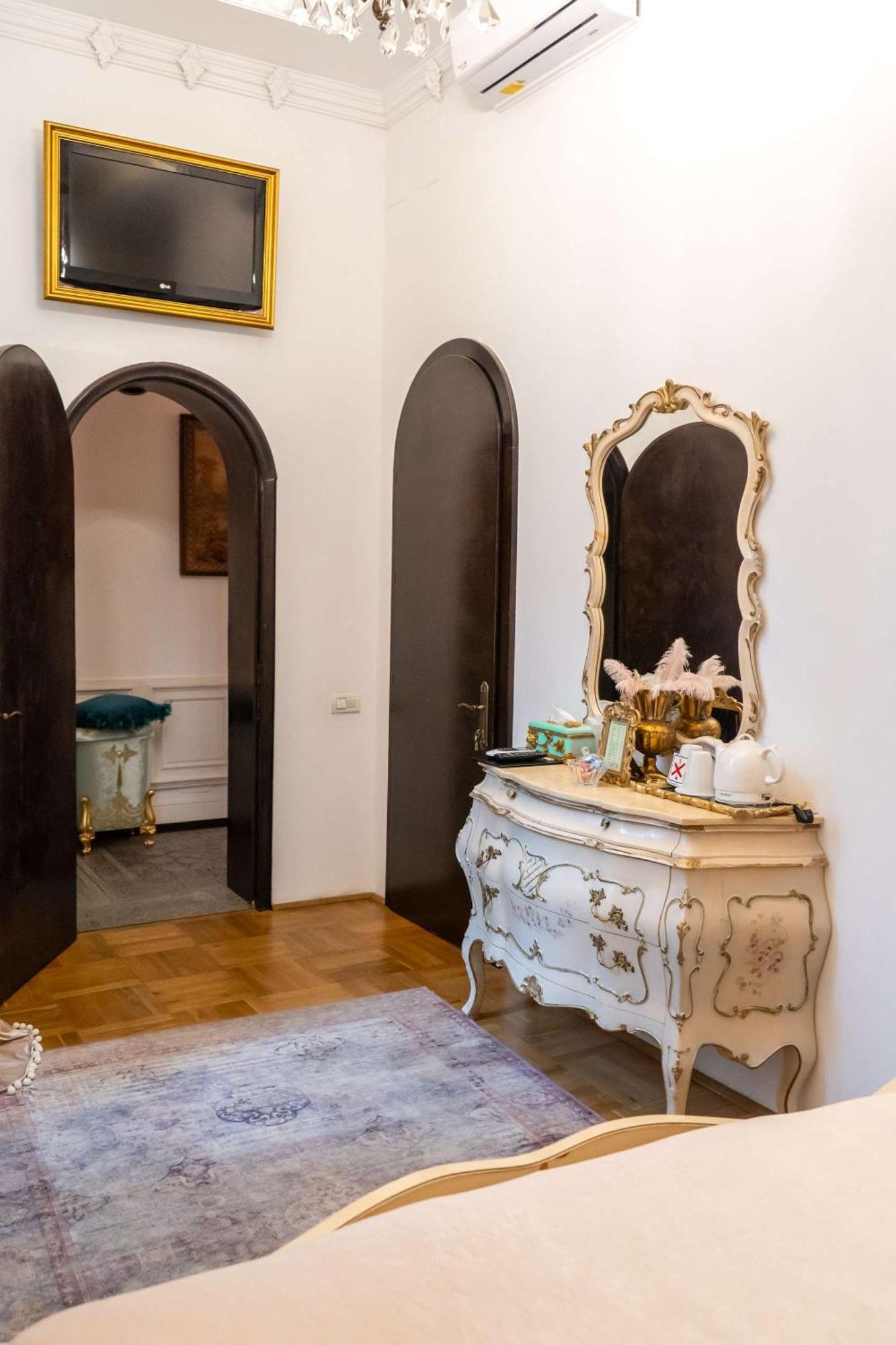 Conacul Coroanei Luxury Boutique Hotel Bukareszt Zewnętrze zdjęcie