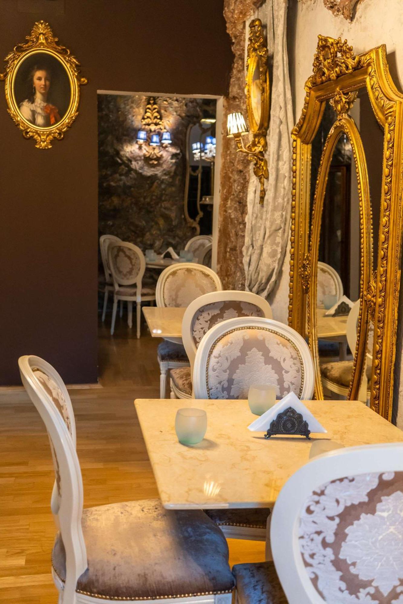 Conacul Coroanei Luxury Boutique Hotel Bukareszt Zewnętrze zdjęcie
