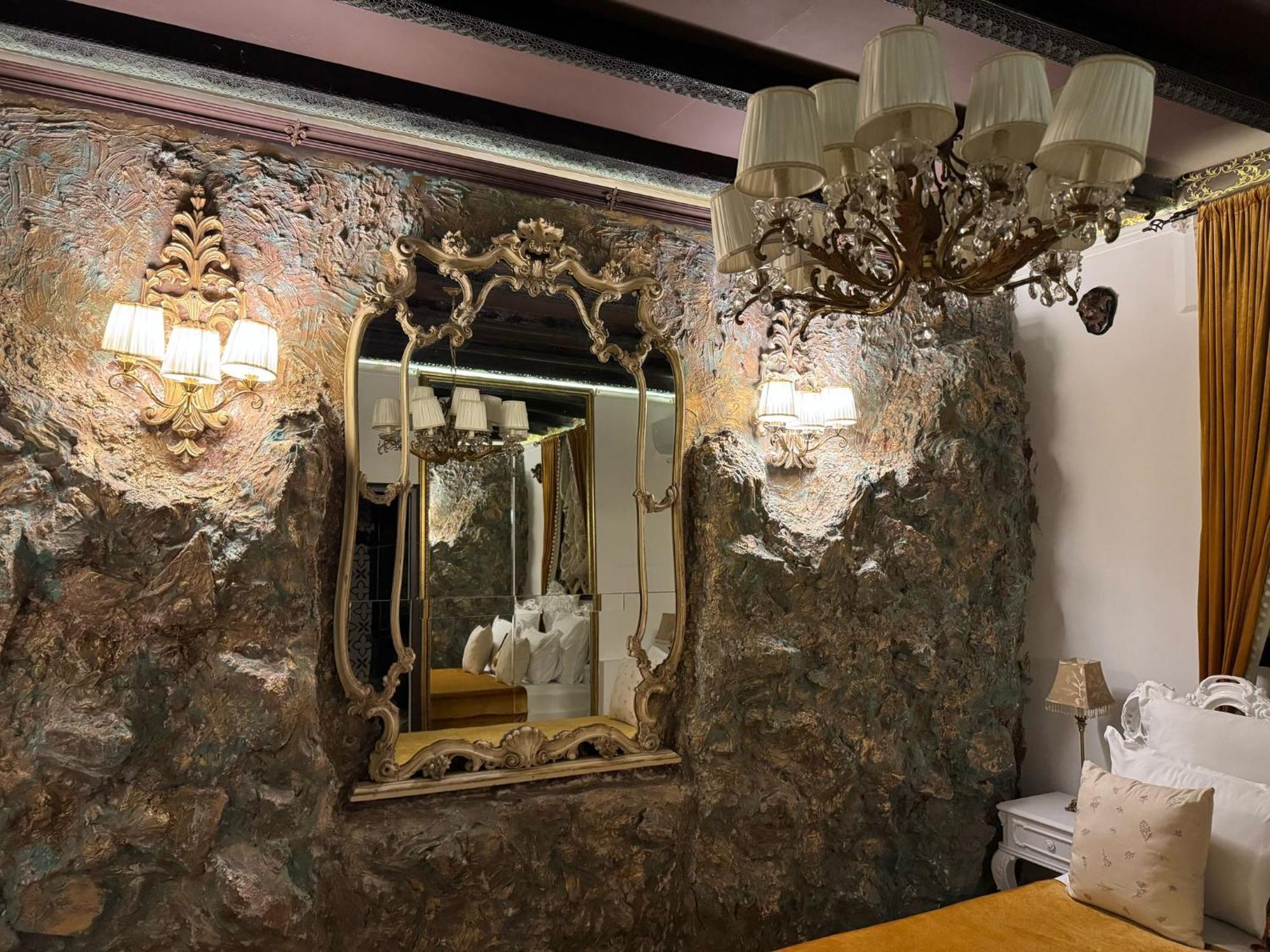 Conacul Coroanei Luxury Boutique Hotel Bukareszt Zewnętrze zdjęcie